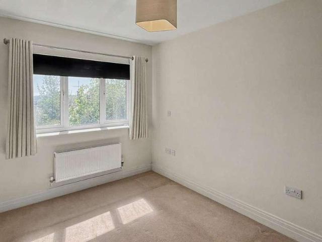 Flat for sale in Totteridge, Buckinghamshire