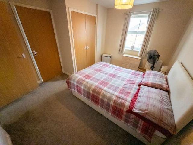Flat for sale in California, Key Street