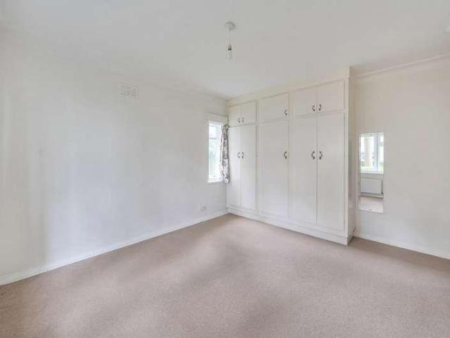 Flat for sale in Pinner, Greater London