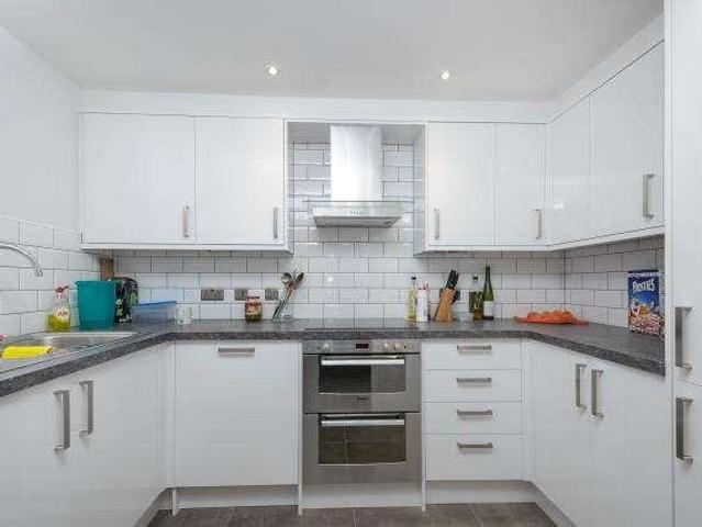 Flat for sale in The Slade, Oxfordshire