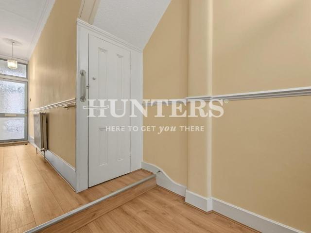 Flat for sale in Dollis Hill, Greater London