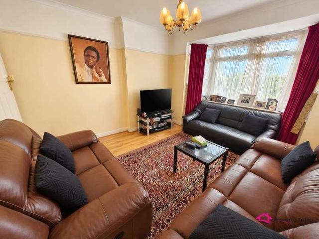 Flat for sale in London Borough of Barnet, Greater London