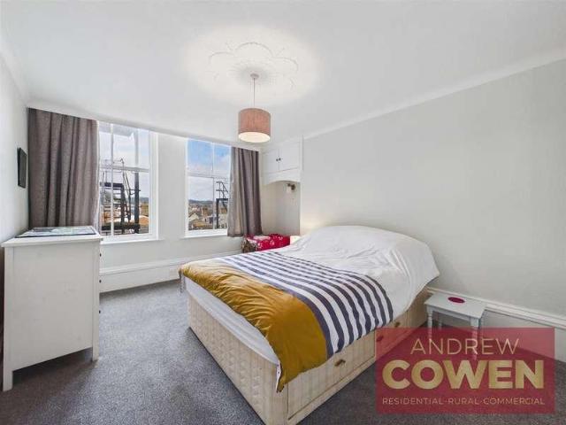 Flat for sale in South Cliff, Kepwick
