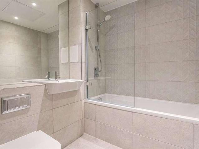 Flat for sale in Bethnal Green, Greater London