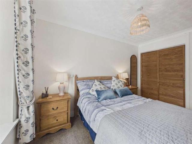 Flat for sale in Tenby, Wales