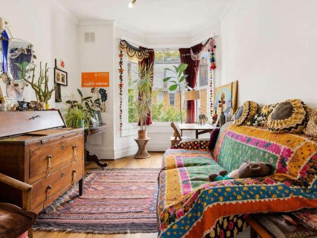 Flat for sale in Harlesden, Greater London