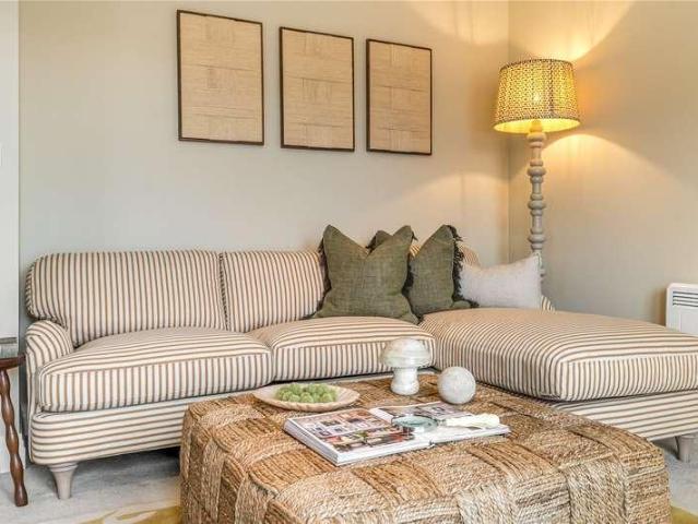 Flat for sale in Bray Wick, Maidenhead