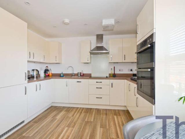 Flat for sale in Pan Meadows, Shide