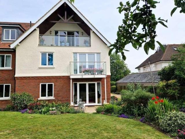 Flat for sale in Withycombe, Budlake