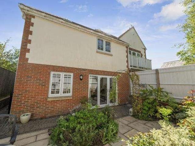 Flat for sale in Dromore, Oxfordshire