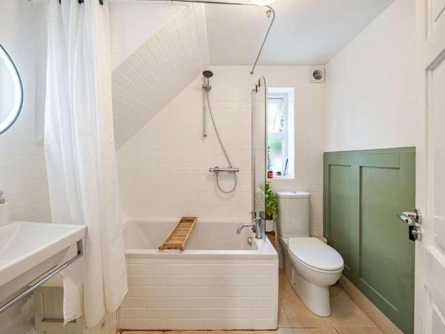 Flat for sale in Holloway, Lower Holloway