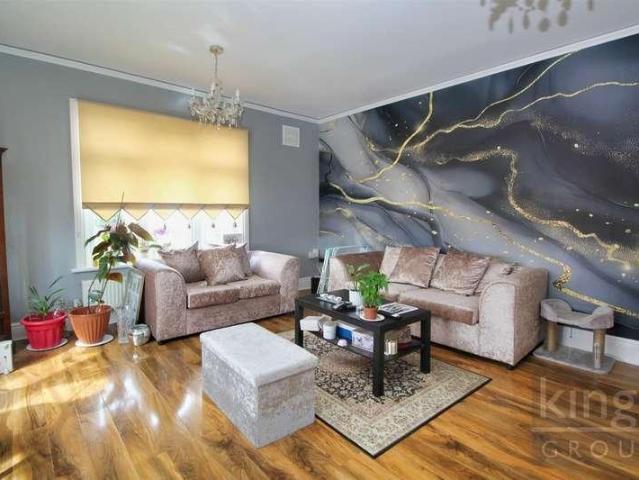 Flat for sale in Churchgate, Broxbourne