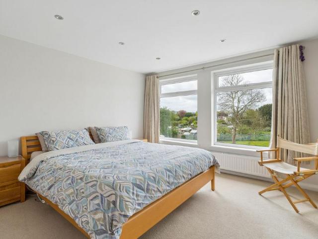 Flat for sale in Lunnon, Buckinghamshire