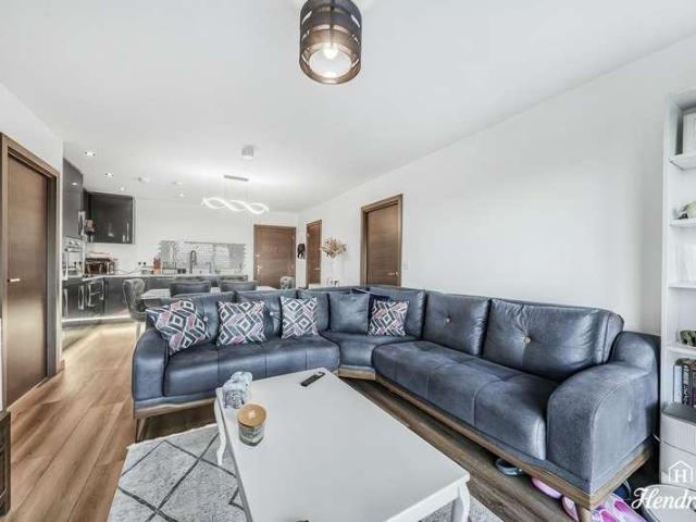 Flat for sale in Prittlewell, Southend-on-Sea