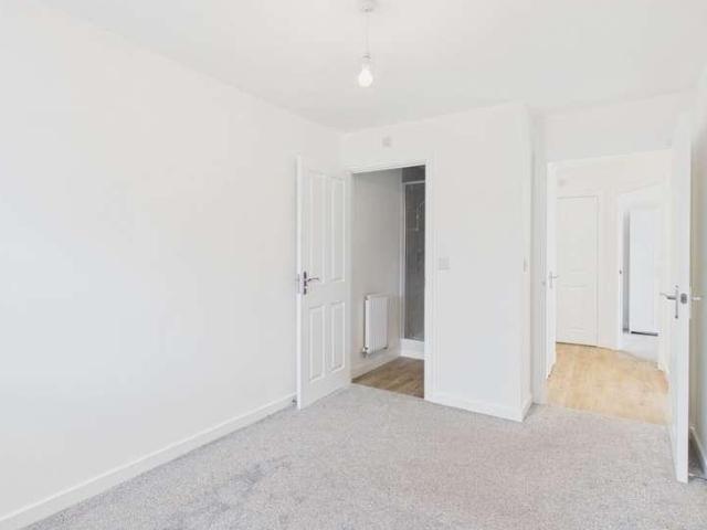 Flat for sale in Barry Island, Barry