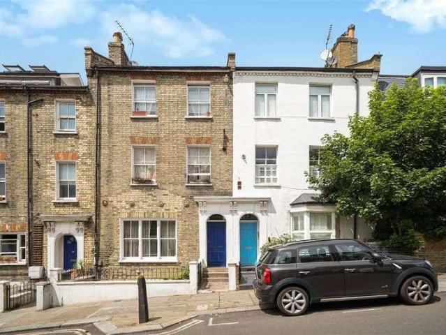 Flat for sale in Dartmouth Park, Greater London