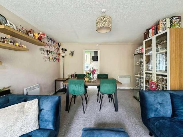 Flat for sale in Bury, Greater Manchester