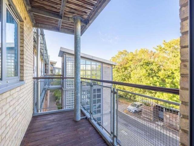 Flat for sale in Chalvey, Slough