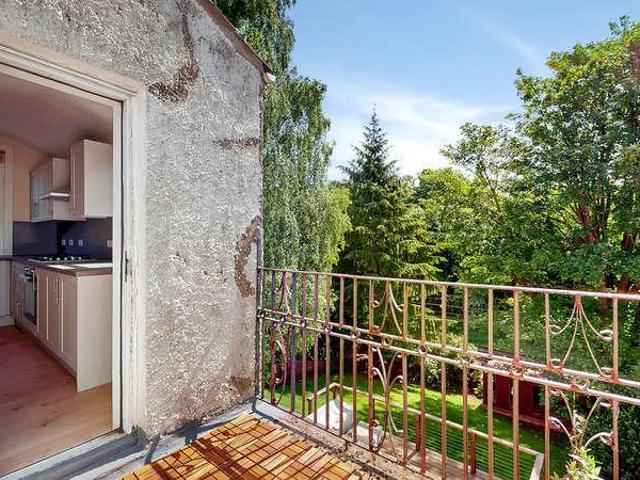 Flat for sale in Dumbreck, Scotland