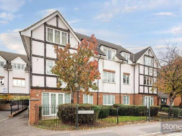 Flat for sale in Hendon, Greater London