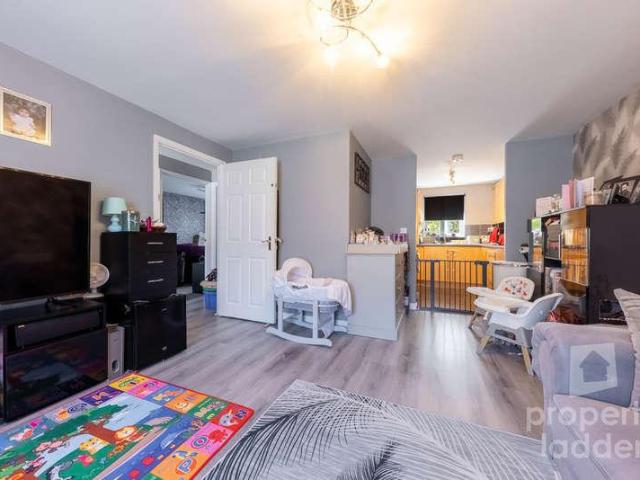 Flat for sale in New Catton, East Bank