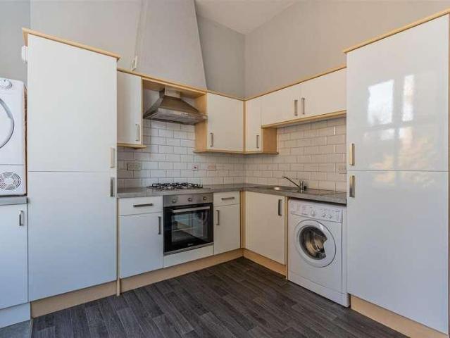 Flat for sale in Plasnewydd, Falcon Lodge