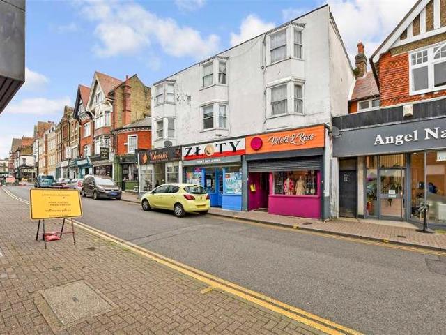 Flat for sale in Chilton, Acol