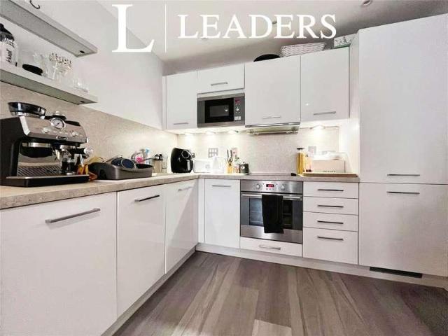 Flat for sale in Diglis, Worcestershire