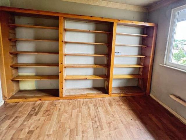 Flat for sale in Moses Gate, Lee Bank
