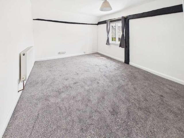 Flat for sale in Jubilee Industrial Centre, King's Walden