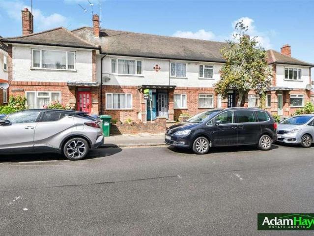 Flat for sale in Finchley, Greater London