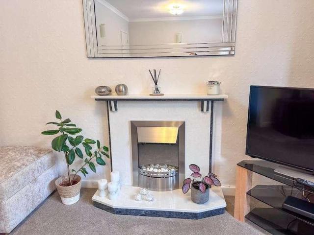 Flat for sale in Cheadle, Greater Manchester
