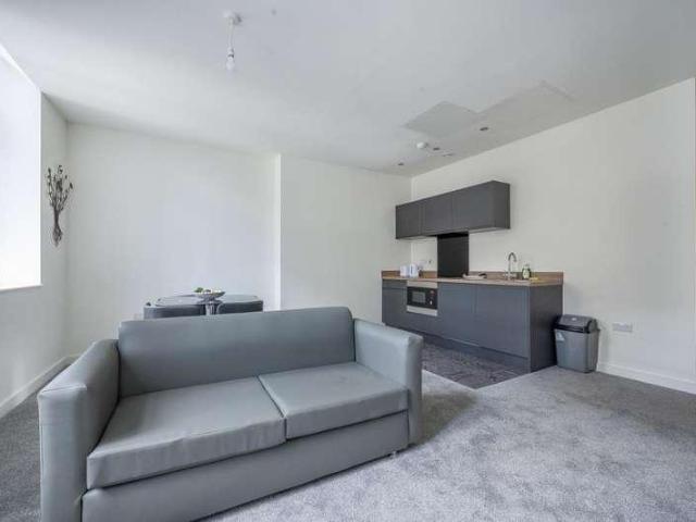 Flat for sale in West Yorkshire