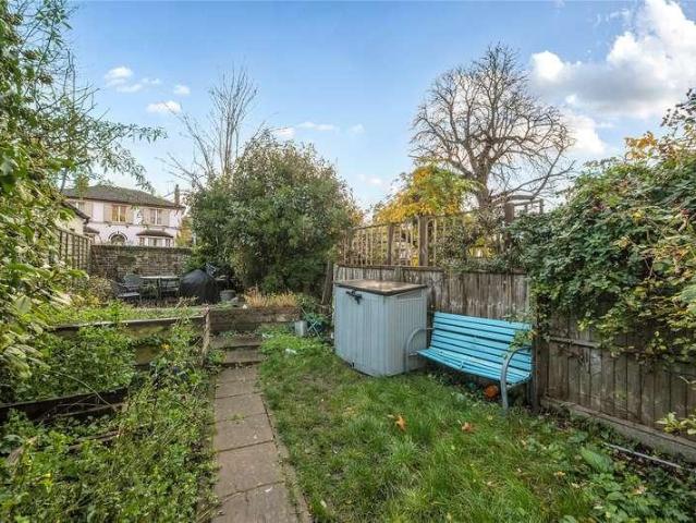 Flat for sale in Royal Borough of Kingston upon Thames, Greater London