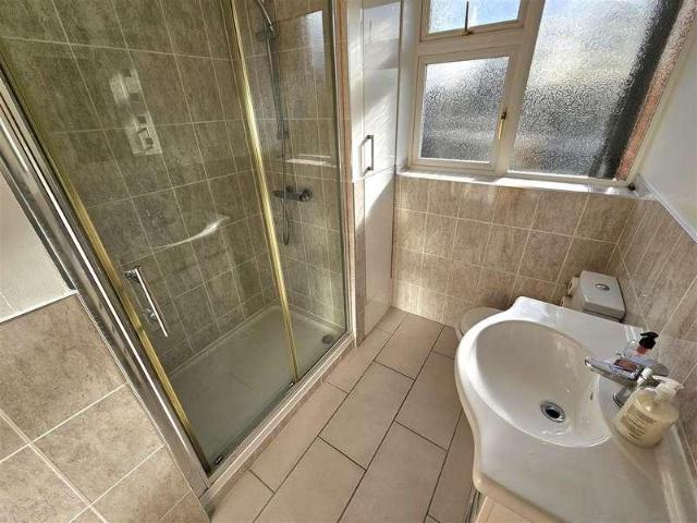 Flat for sale in Solihull, Ulverley Green