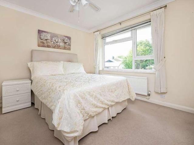 Flat for sale in Hampton, Greater London