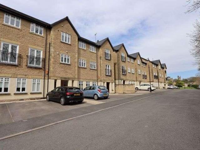Flat for sale in Bulk, Lancaster