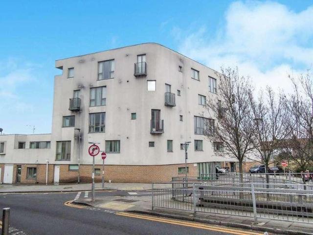 Flat for sale in Greater London