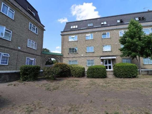 Flat for sale in Greater London