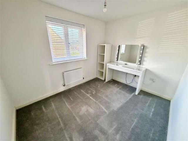 Flat for sale in Cheswick Green, Solihull
