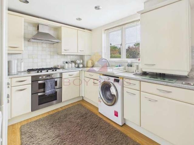 Flat for sale in Sudbury, Chelmondiston
