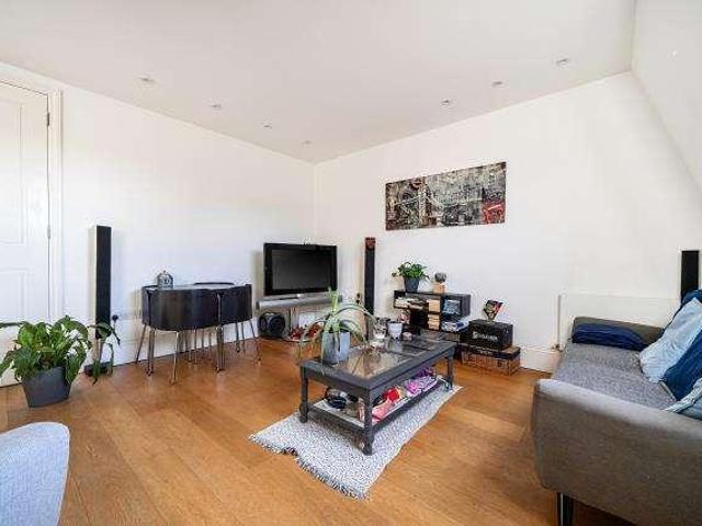 Flat for sale in Newtown, Reading