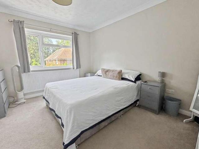 Flat for sale in Tricketts Cross, Ferndown