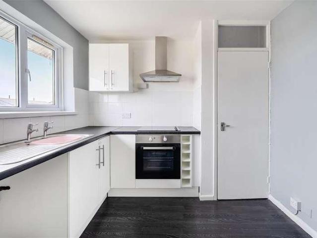 Flat for sale in Hengrove, Bristol