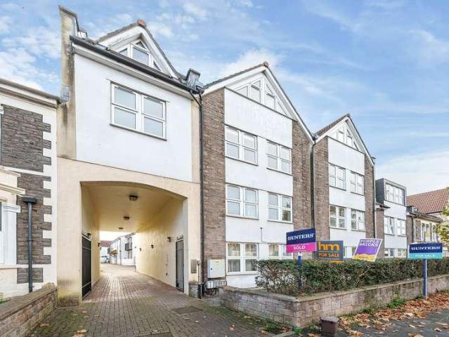 Flat for sale in Feckenham, City Of Bristol