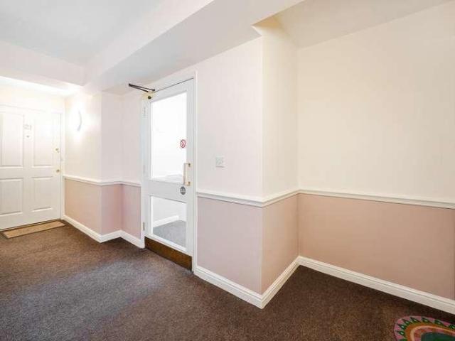 Flat for sale in Dunstable, Bedfordshire