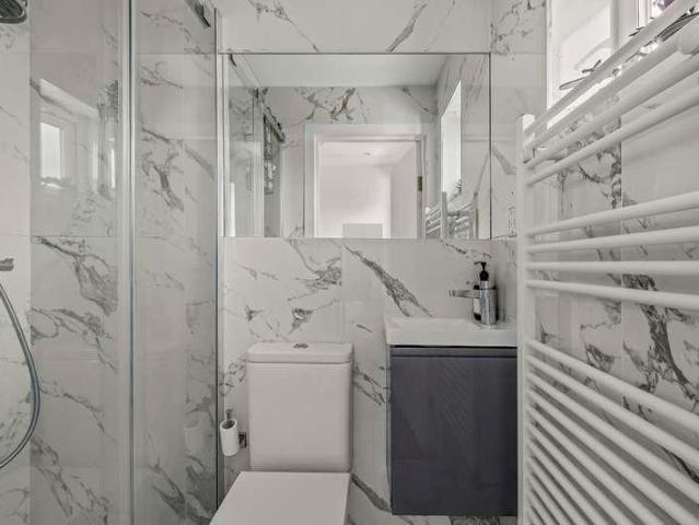 Flat for sale in Highbury, Greater London