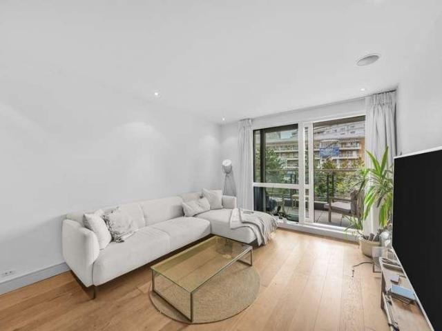 Flat for sale in Greater London