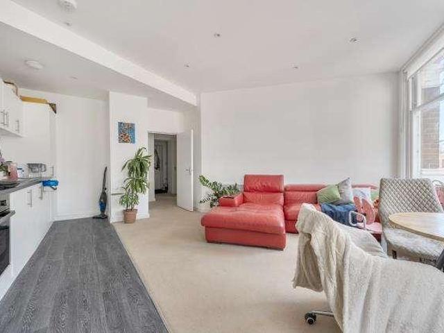 Flat for sale in Reading