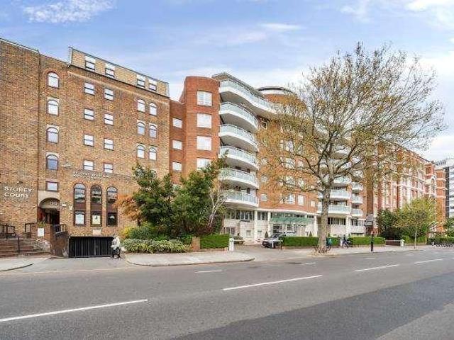 Flat for sale in St. John's Wood, Greater London